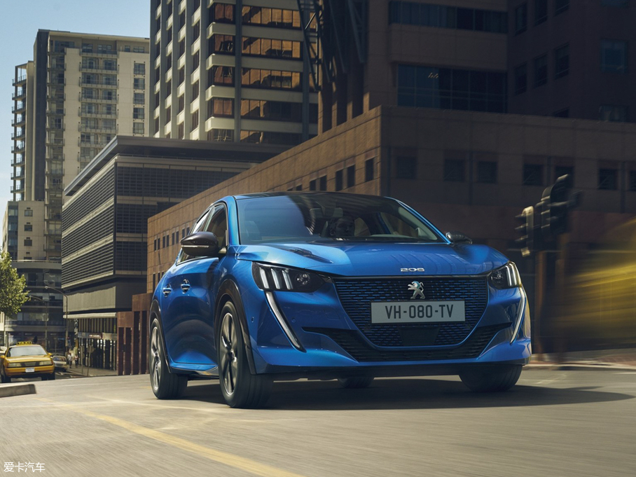 2019�����e-208 GT