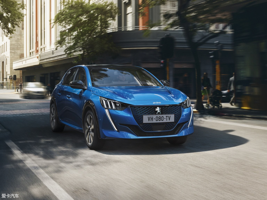 2019�����e-208 GT