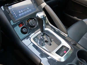 2011款1.6T 豪华版 中控区
