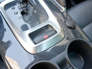 2011款1.6T 豪华版 中控区