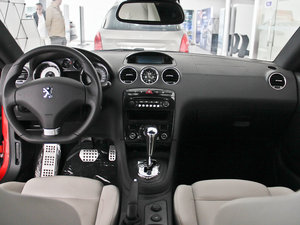 2011款1.6T 时尚版 内饰全景