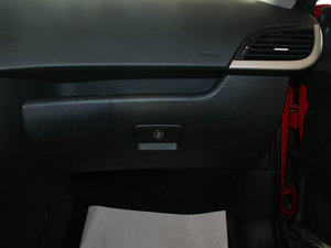 2011款1.6T 风尚版 空间座椅