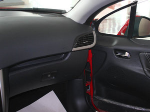 2011款1.6T 风尚版 空间座椅