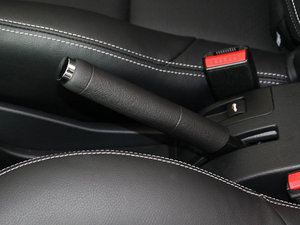 2011款1.6T 风尚版 驻车制动器