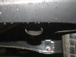2012款2.0L 四驱豪华版 排气管