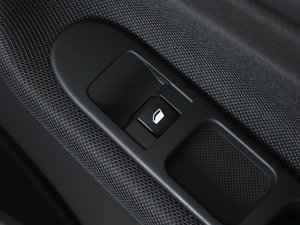 2013款1.6L 自动时尚版 中控区