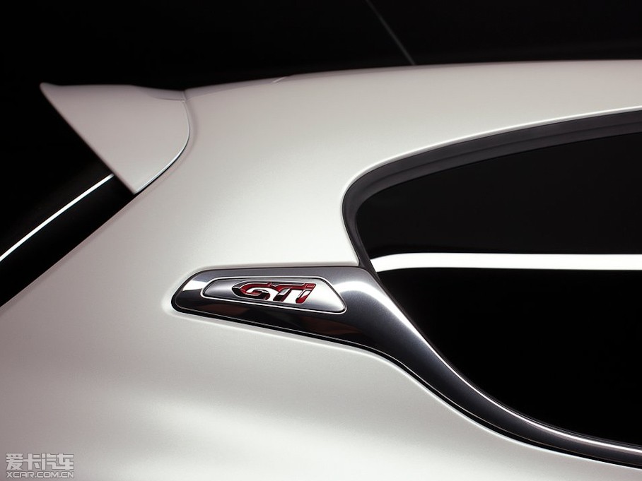 2014�����208 GTI