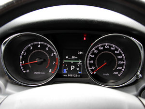 2013款2.0L 四驱豪华版  仪表
