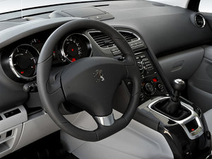 2010款基本型 中控区