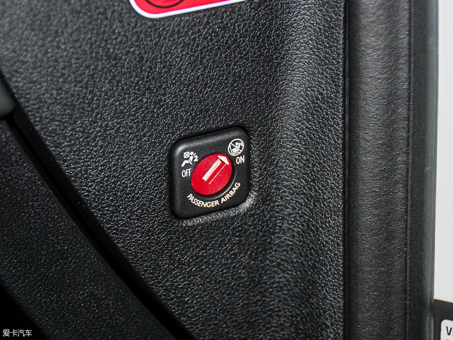 2014(bio)RCZ 1.6T Ԅ(dng)AͣɫL(fng)