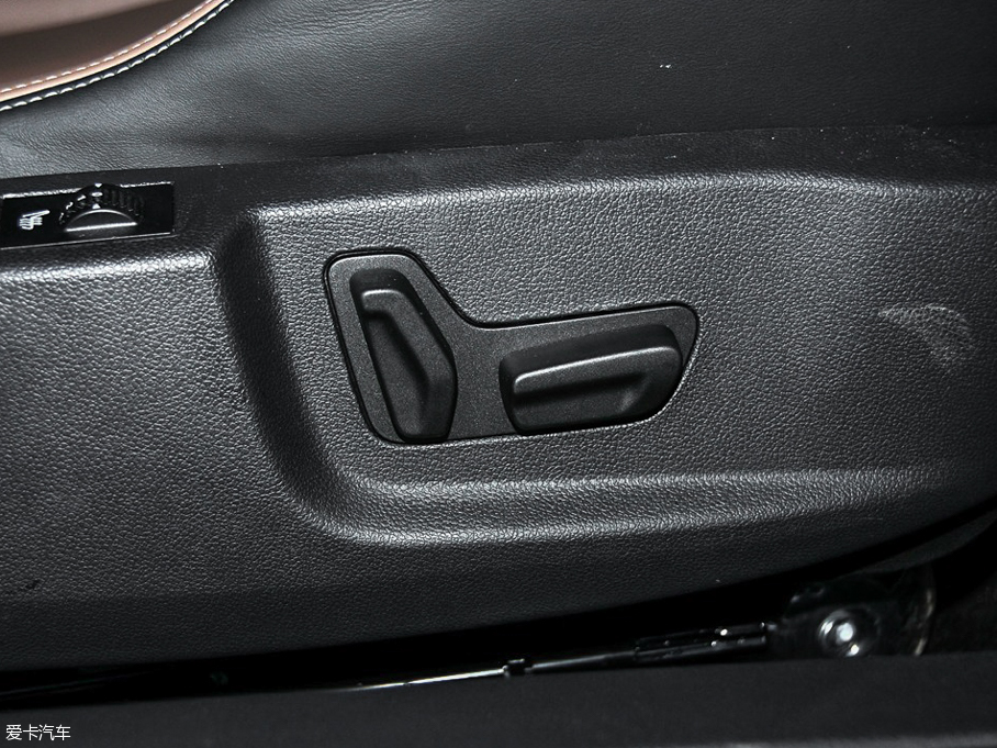 2014(bio)RCZ 1.6T Ԅ(dng)AͣɫL(fng)