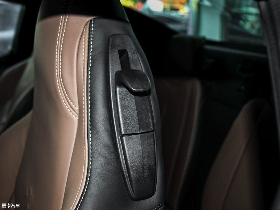 2014(bio)RCZ 1.6T Ԅ(dng)AͣɫL(fng)