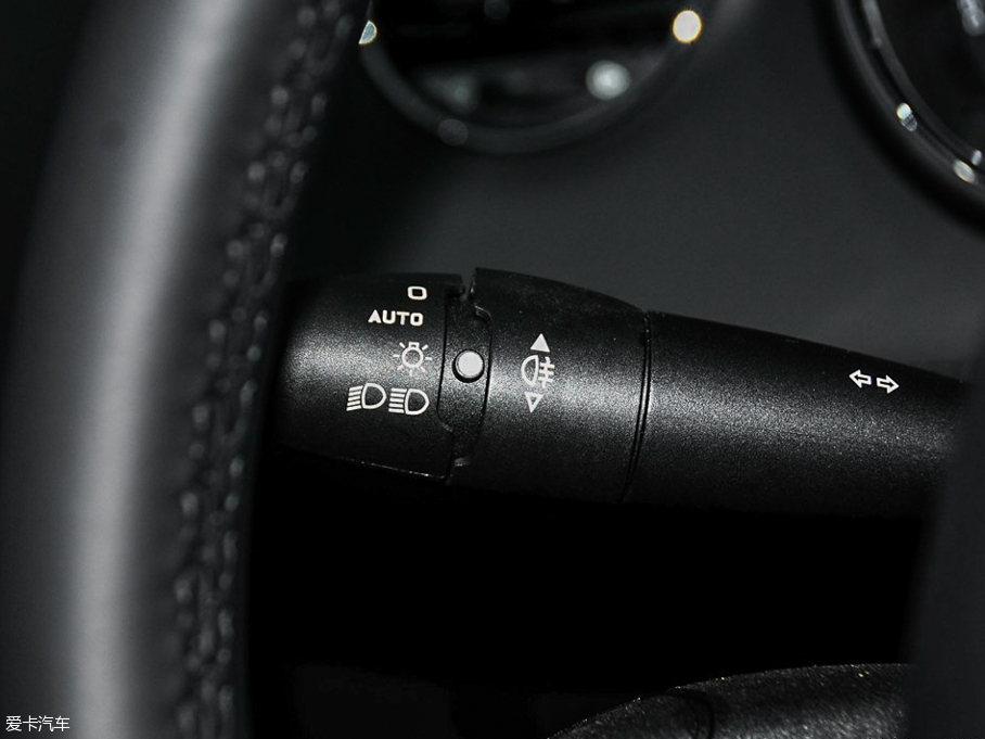 2014(bio)RCZ 1.6T Ԅ(dng)AͣɫL(fng)