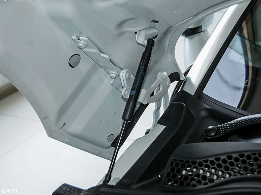 2014(bio)RCZ 1.6T Ԅ(dng)AͣɫL(fng)