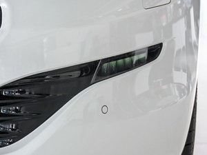 2014款1.6T 自动豪华型（深色风格） 前雾灯