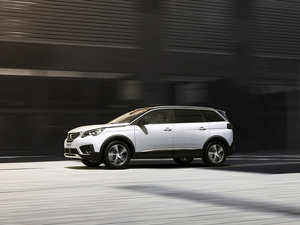 2017款GT Line 整体外观