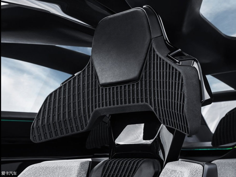 2017���(bi��o)��Instinct ����܇