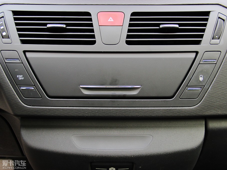 2009��C4 PICASSO 2.0L �ԄӺ��A��