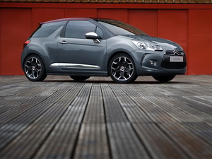 2012DS 3 w^