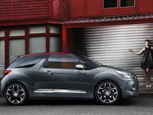 2012DS 3 w^