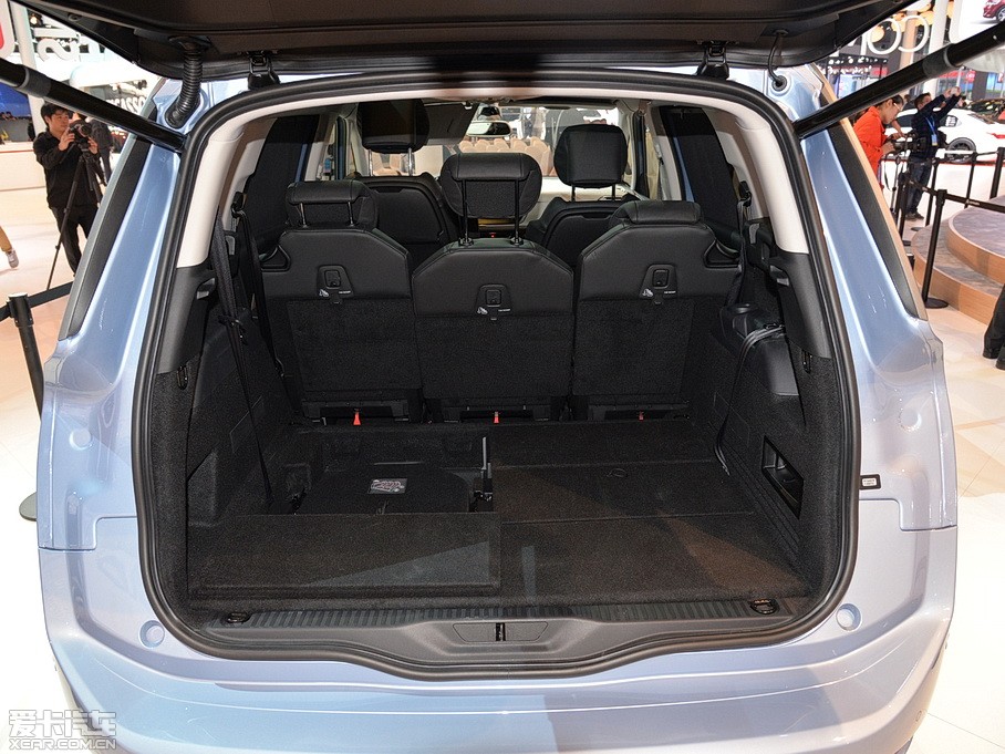 2015��C4 PICASSO 1.6T 7���ԄӺ��A���b��