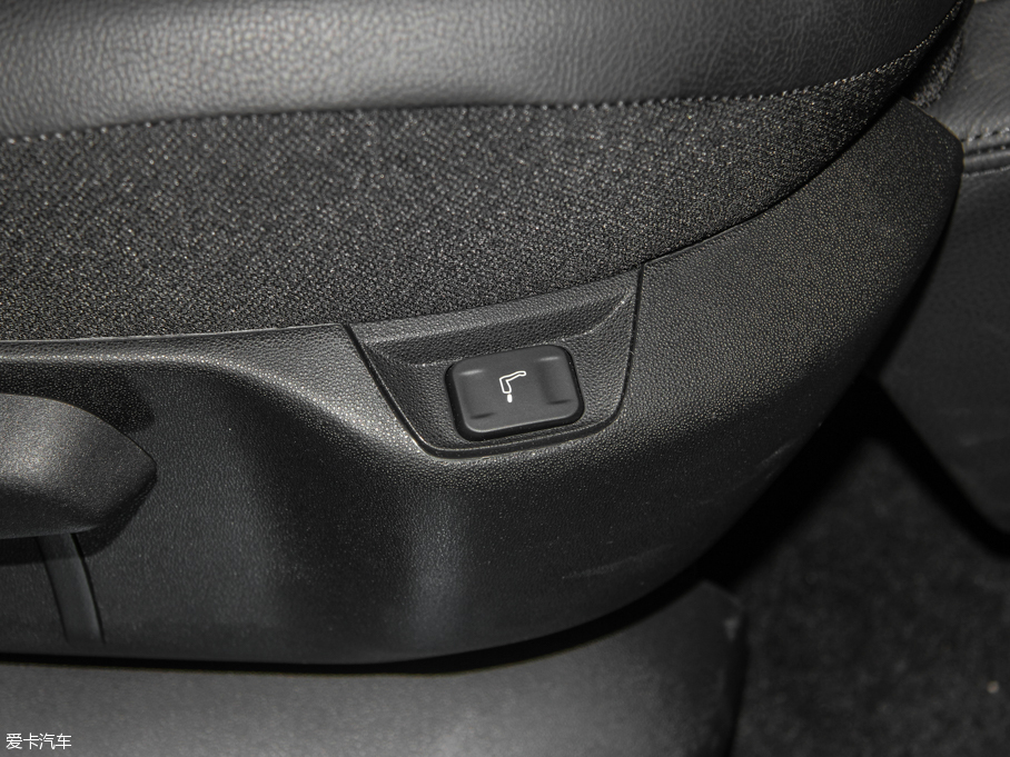 2015��C4 PICASSO 1.6T 5���ԄӺ��A��