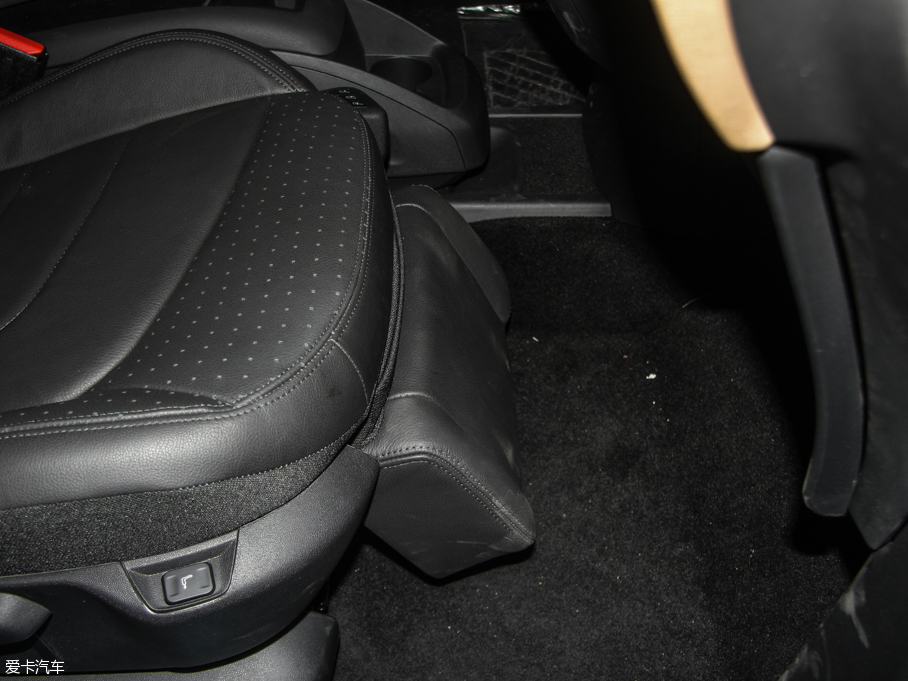 2015��C4 PICASSO 1.6T 5���ԄӺ��A��