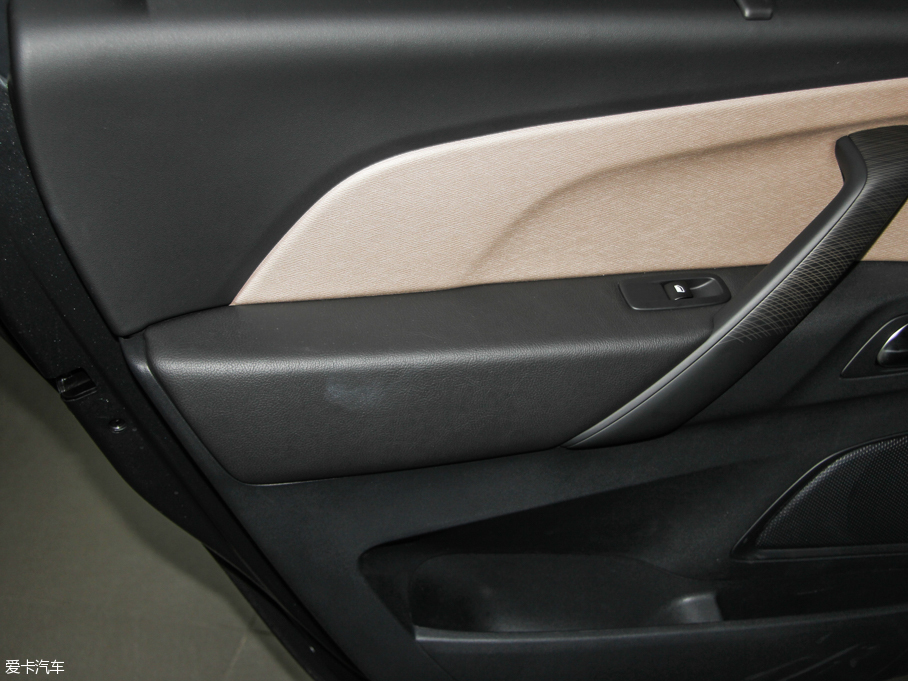 2015��C4 PICASSO 1.6T 5���ԄӺ��A��