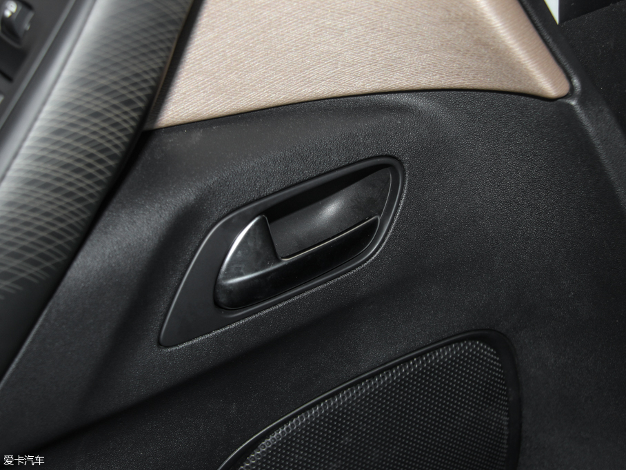 2015��C4 PICASSO 1.6T 5���ԄӺ��A��