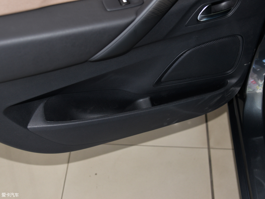 2015��C4 PICASSO 1.6T 7���ԄӺ��A��