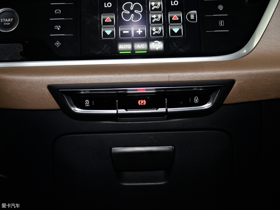 2015��C4 PICASSO 1.6T 7���ԄӺ��A��