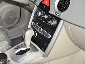 2009款2.5L 两驱舒适版 中控区