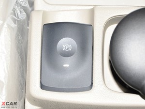 2009款2.5L 两驱舒适版 中控区