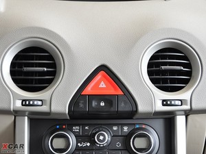 2009款2.5L 两驱舒适版 空调出风口