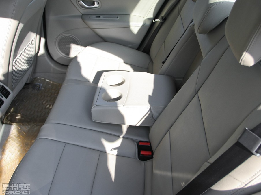 2011L(fng) 2.0L CVTr(sh)а