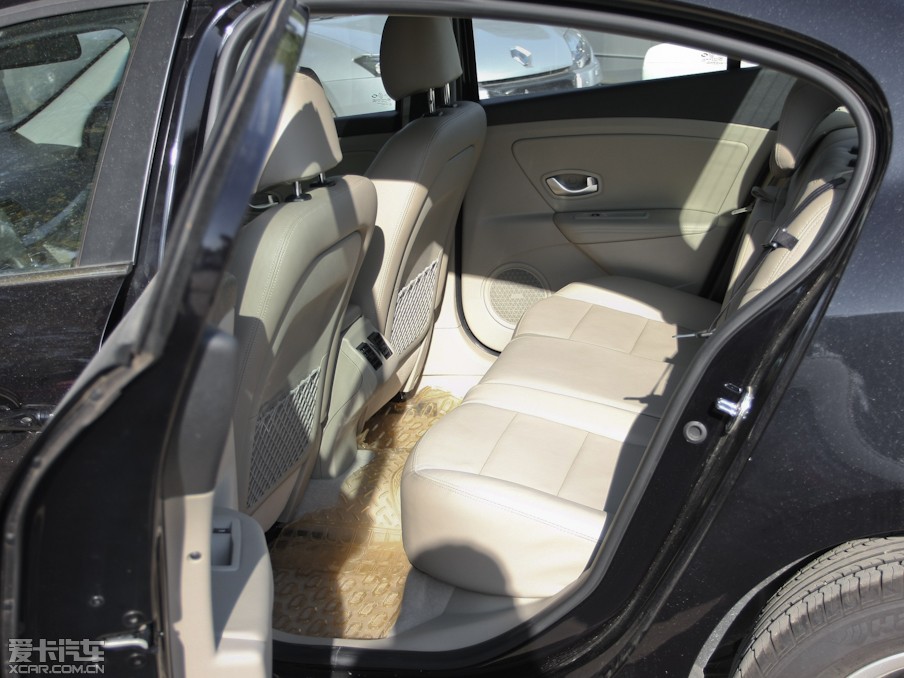 2011 2.0L CVTʱа