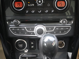 2012款2.5L CVT两驱都市版 音响调节