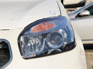 2013款2.5L CVT两驱舒适导航版 大灯