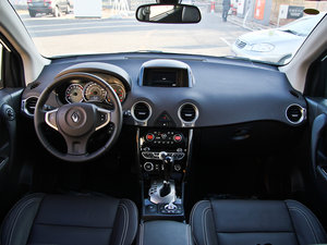 2013款2.5L CVT两驱舒适导航版 内饰全景