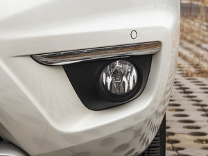 2014款2.5L 四驱豪华版 前雾灯