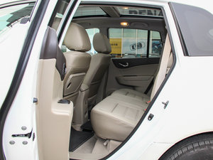 2014款2.5L 四驱豪华版 后排空间