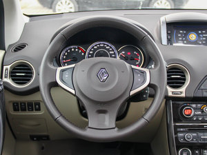 2014款2.5L 四驱豪华版 方向盘