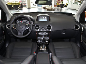 2014款2.5L Sportway四驱版 内饰全景