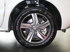 2014款2.5L 两驱舒适版 轮圈