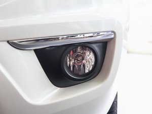 2014款2.5L 两驱舒适版 前雾灯