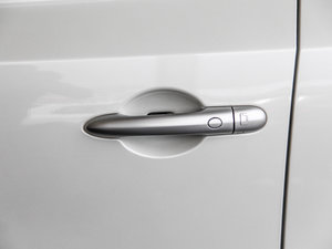 2014款2.5L 两驱舒适版 主驾门拉手