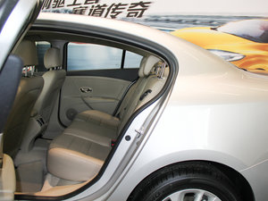 2015款2.0L CVT时尚版 后排空间