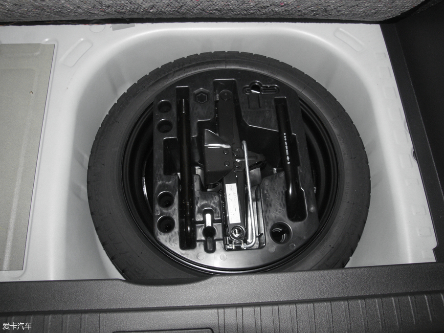 2018��_(�M��) TCe 190 �����`�Ӱ�