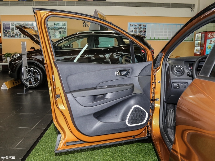 2018��_(�M��) TCe 190 120����������