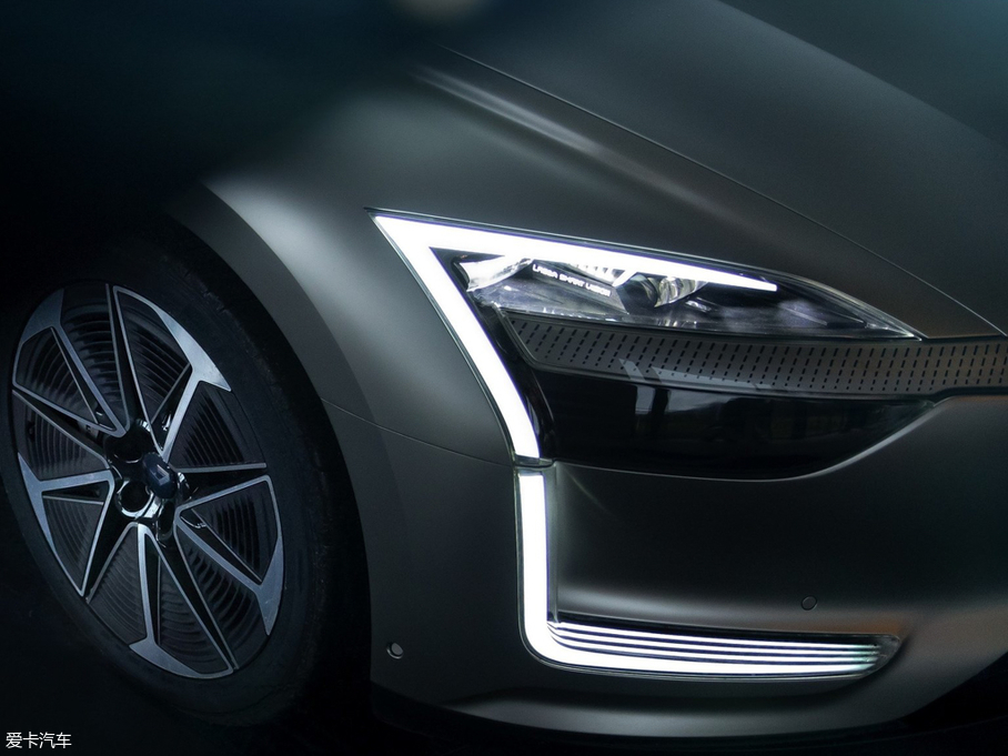 2017�����ZSYMBIOZ Concept